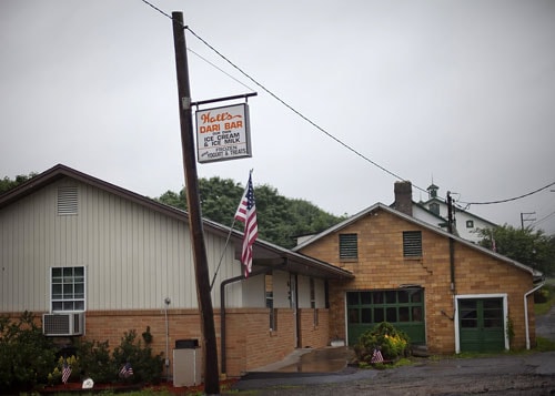 Hall's Homestyle Ice Cream shop